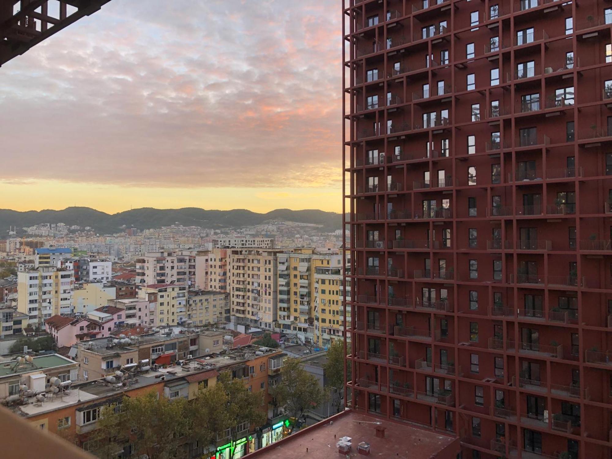 Garden Building Luxury Apartment ติรานา ภายนอก รูปภาพ